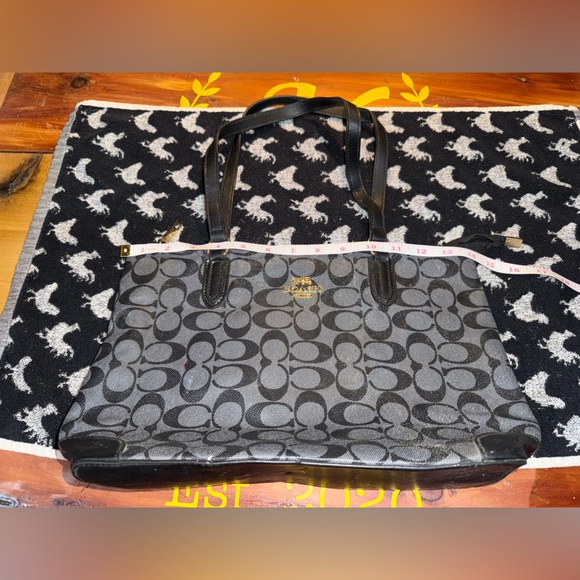 Leather Coach Tote Bag Purse in Black Signature Canvas Pattern - Picture 1 of 4